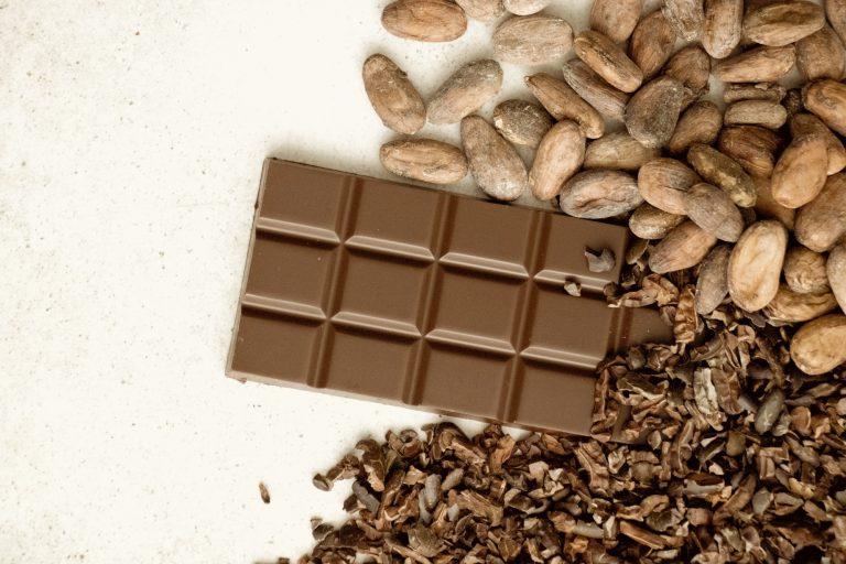 image of chocolate bar with cacao
